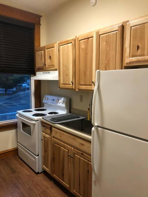 Small Town Hideaway Apartment *
