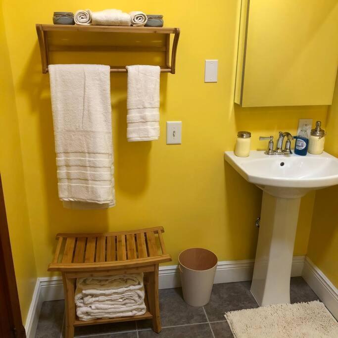 Small Town Hideaway Apartment *