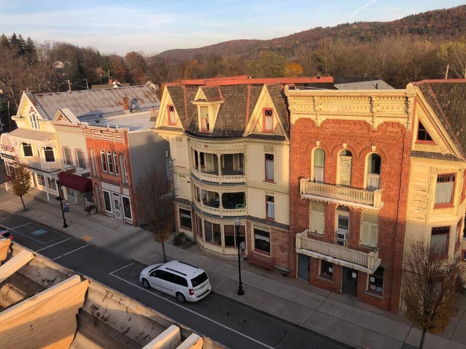 Apartment Small Town Hideaway