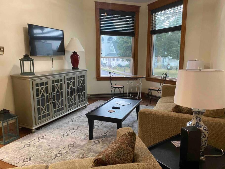 Small Town Hideaway Apartment *